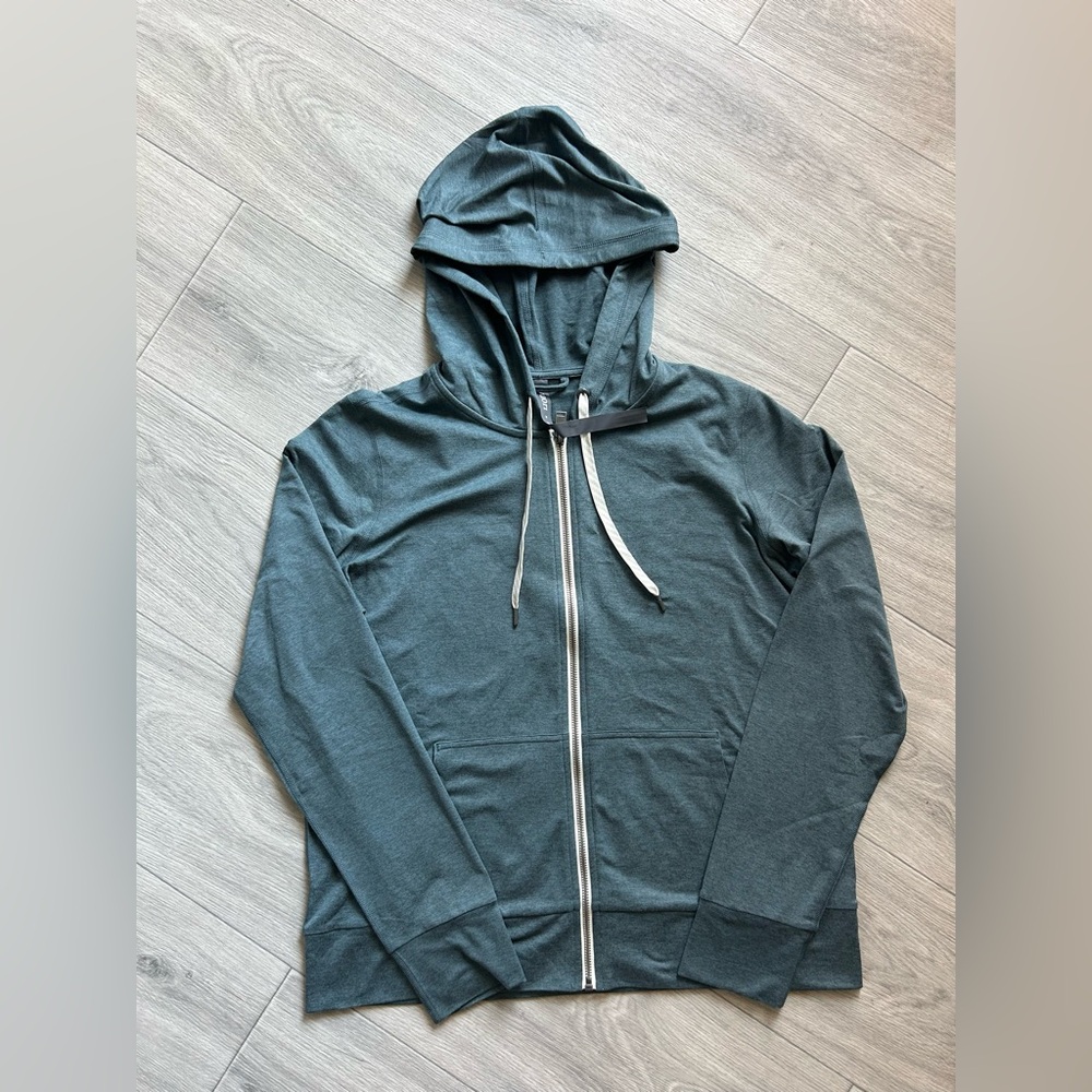 Vuori Halo Performance Hoodie 2.0 Women’s Dreamknit Hoodie Size Medium